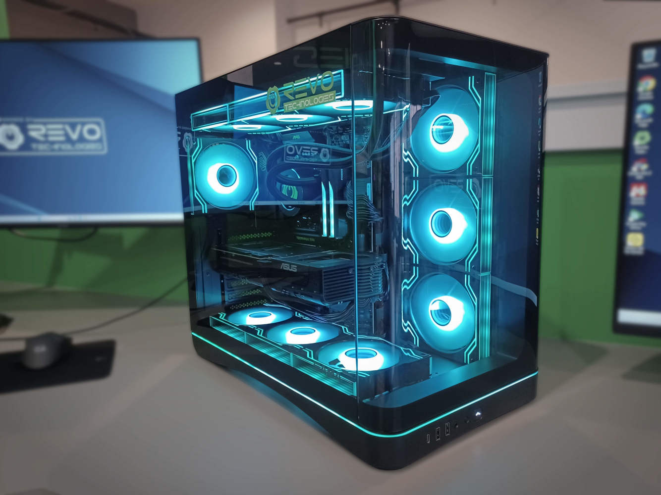Revo Technologies Stryker A7 Custom Gaming PC